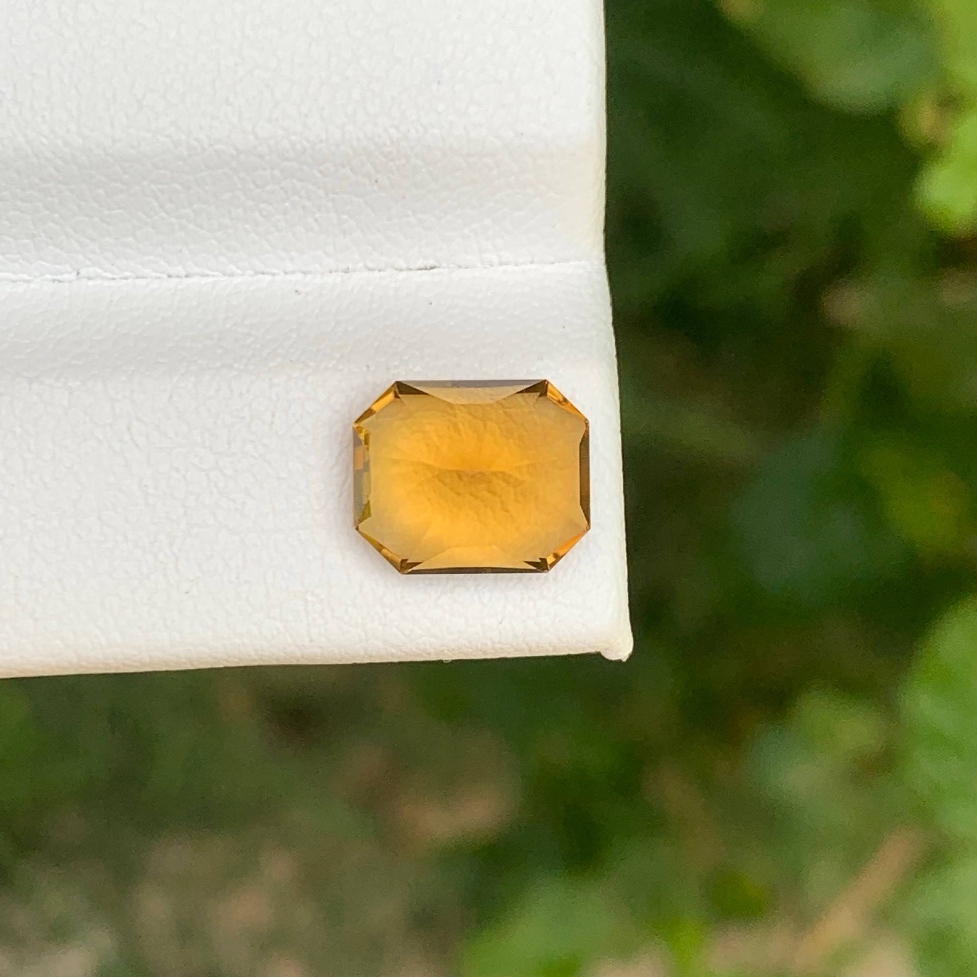 3.00 Carats Honey Color Citrine