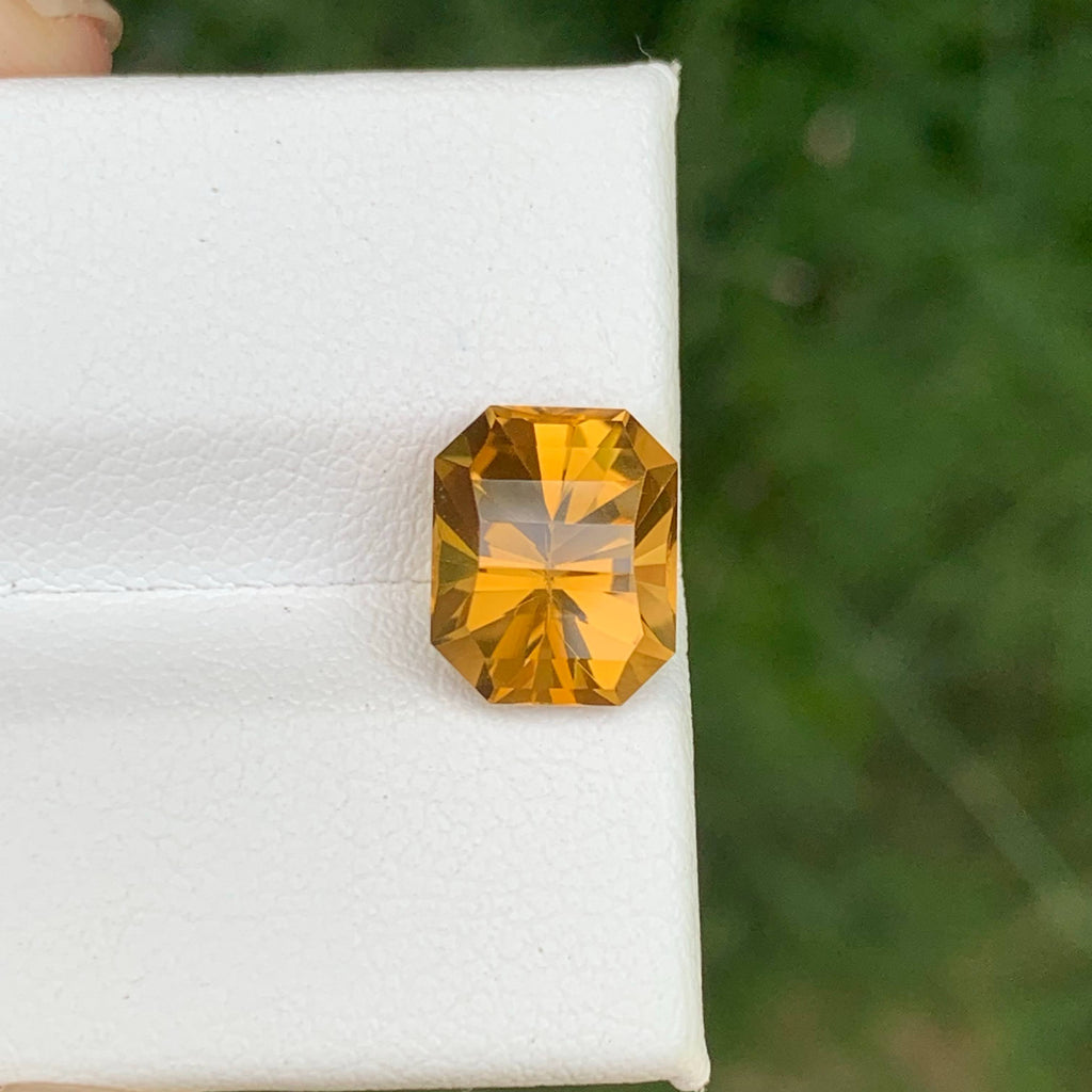 3.00 Carats Honey Color Citrine