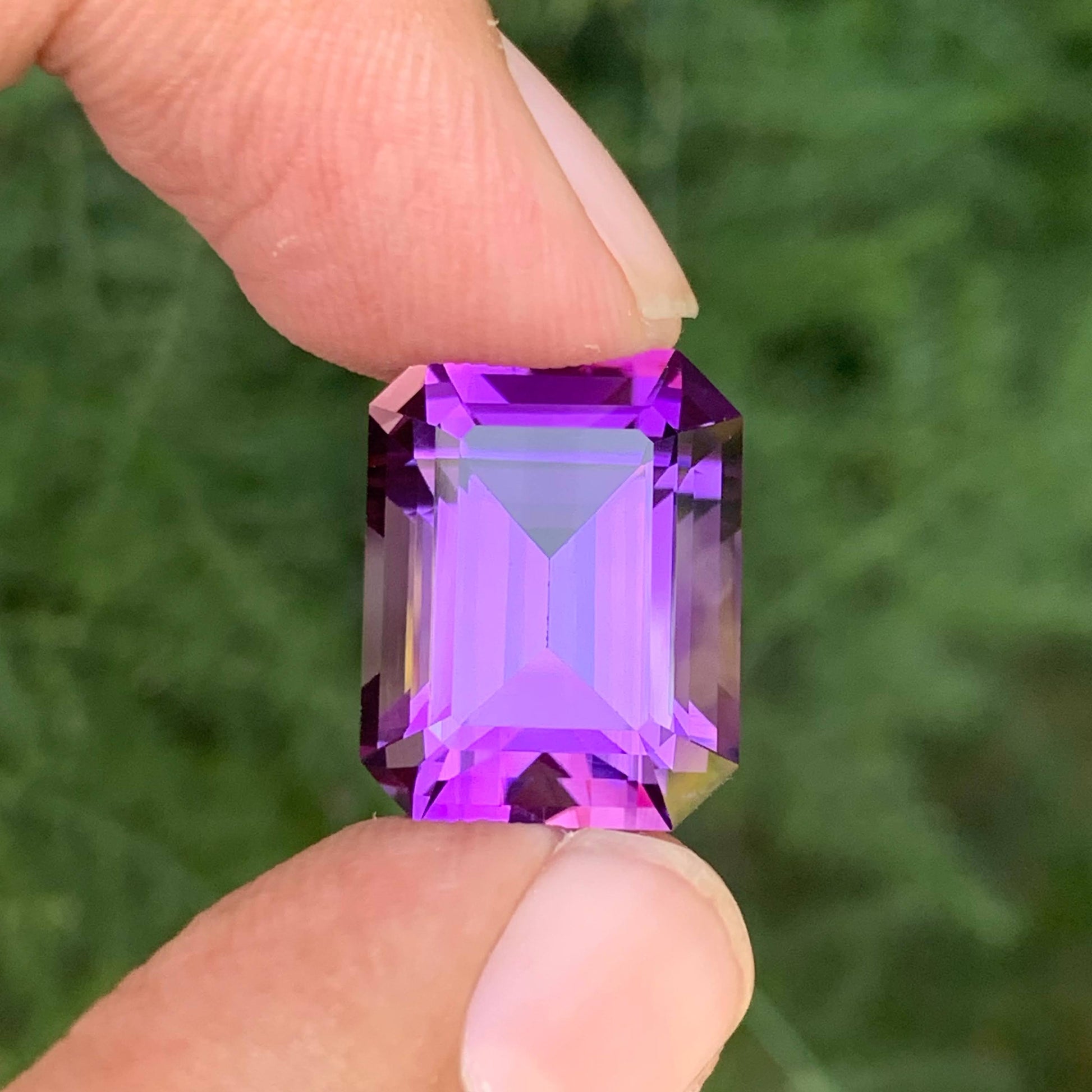 6.95 Carat Purple Amethyst Gem