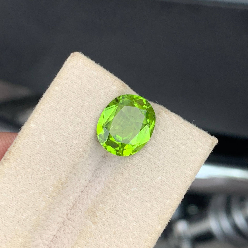 5.30 Carat Natural Loose Green Color Peridot Oval Cut From Pakistan