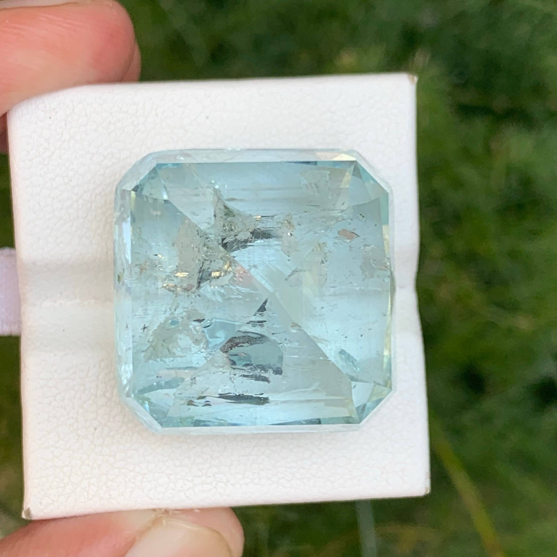 82 Carats Light Blue Aquamarine