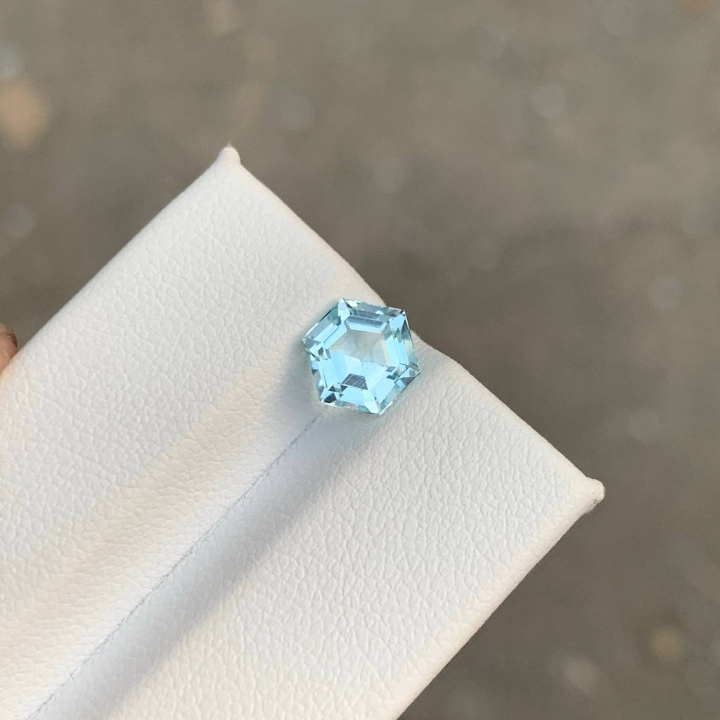 1.65 Carat Light Blue Aquamarine Hexagonal Cut Pakistan Gemstone, VVS, Untreated