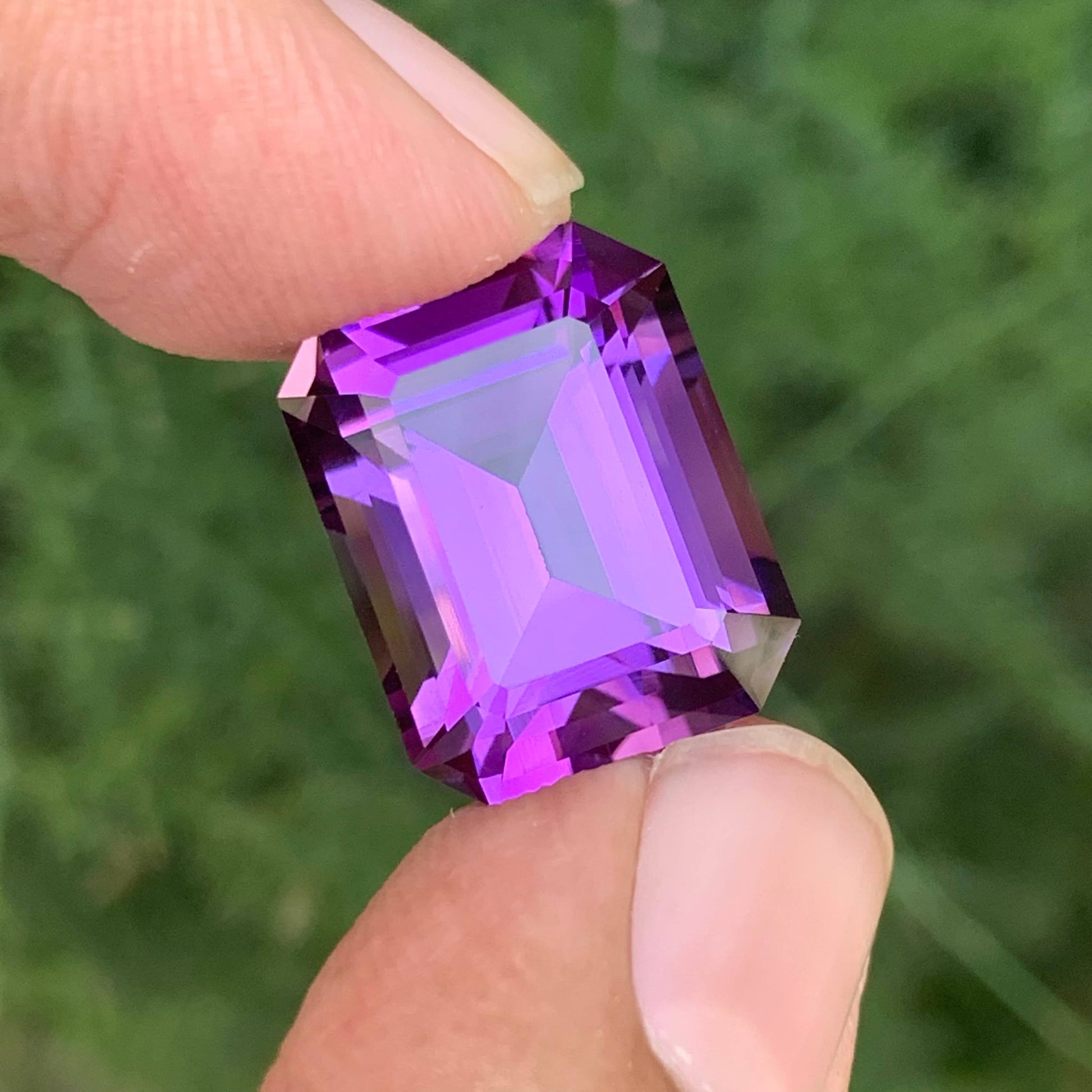 6.95 Carat Purple Amethyst Gem
