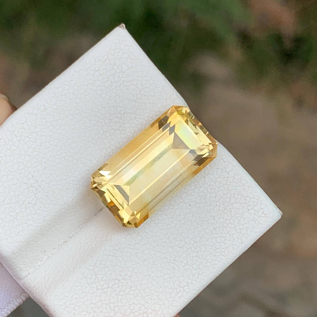 9.55 Carats Golden Citrine Stone