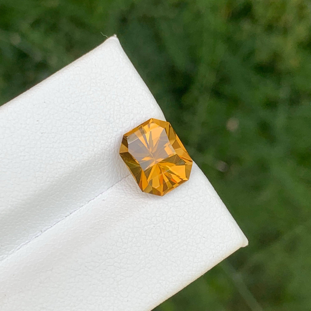 3.00 Carats Honey Color Citrine