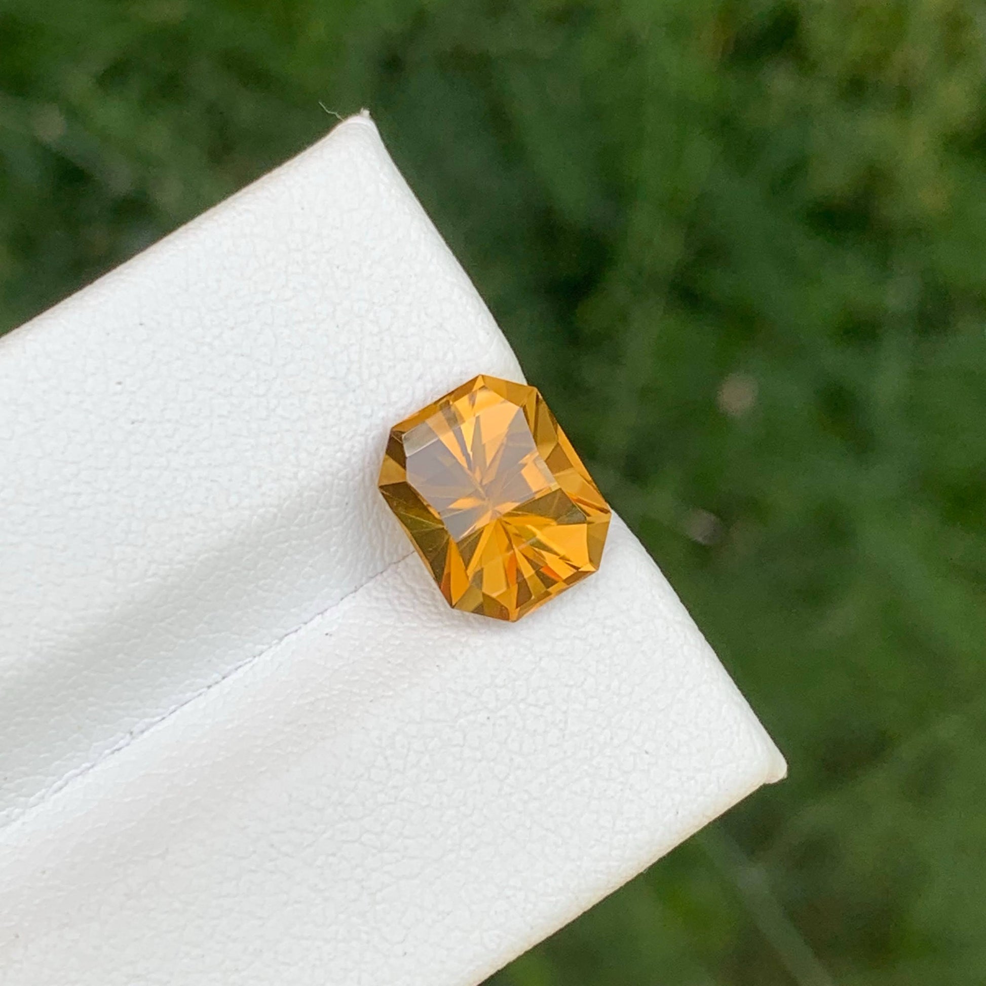 3.00 Carats Honey Color Citrine