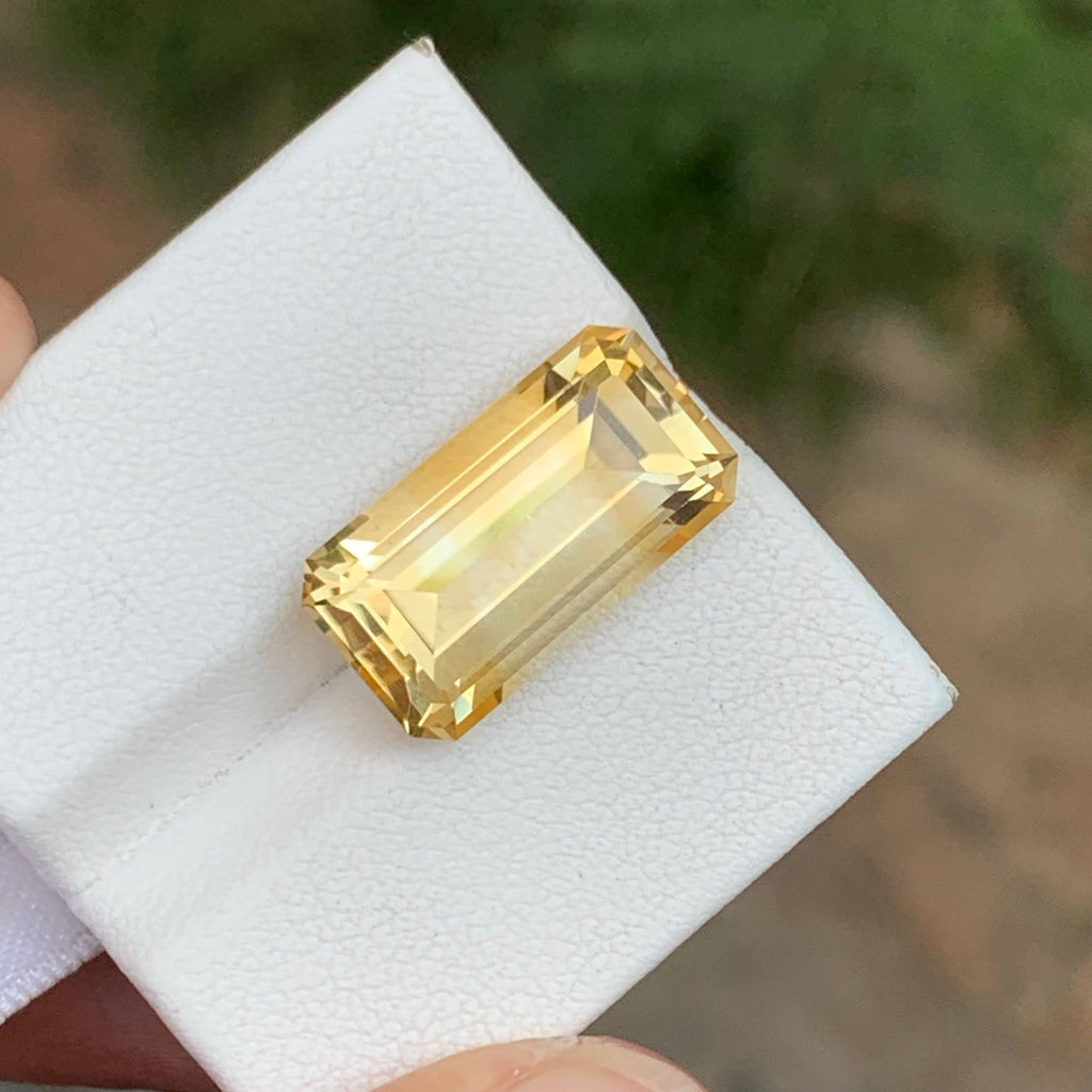 9.55 Carats Golden Citrine Stone