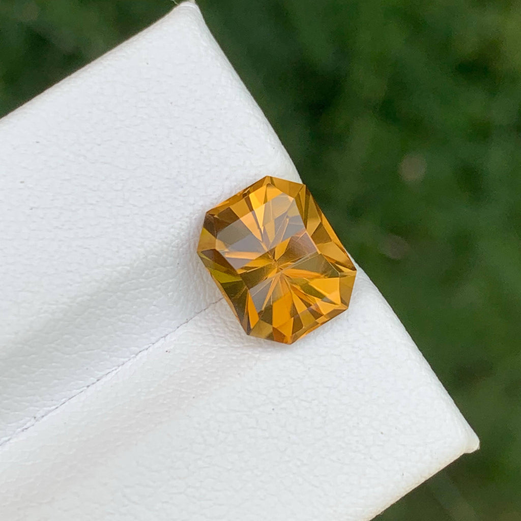 3.00 Carats Honey Color Citrine