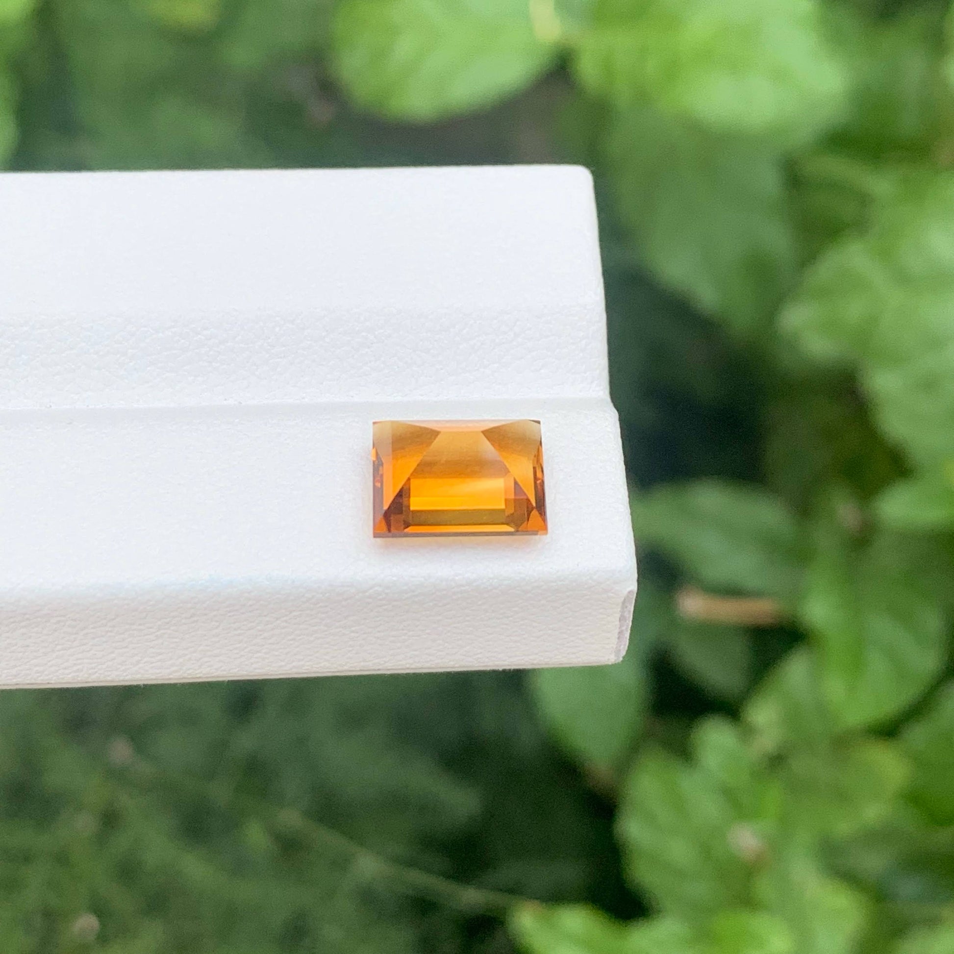 3.20 Carats Madeira Citrine Baguette