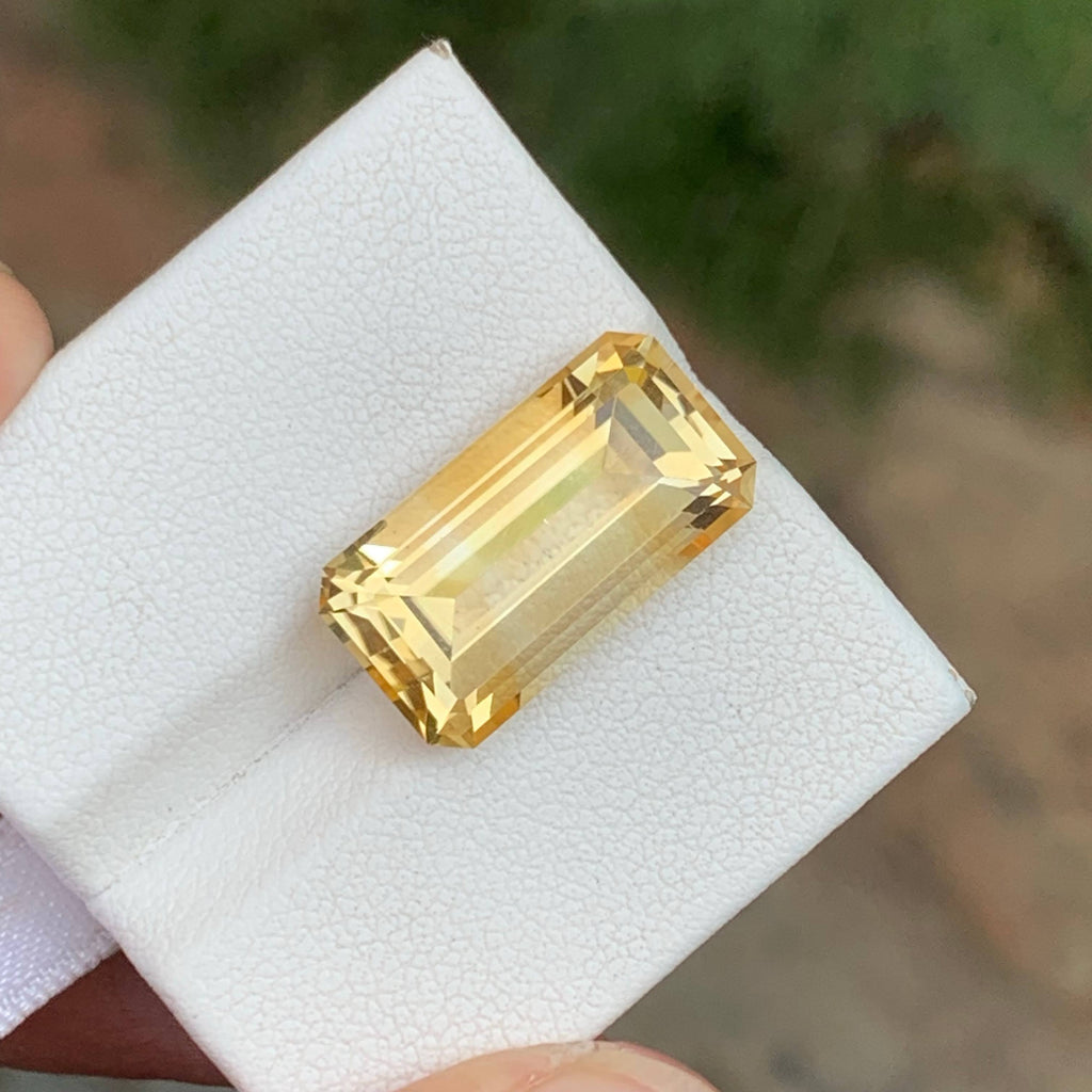 9.55 Carats Golden Citrine Stone