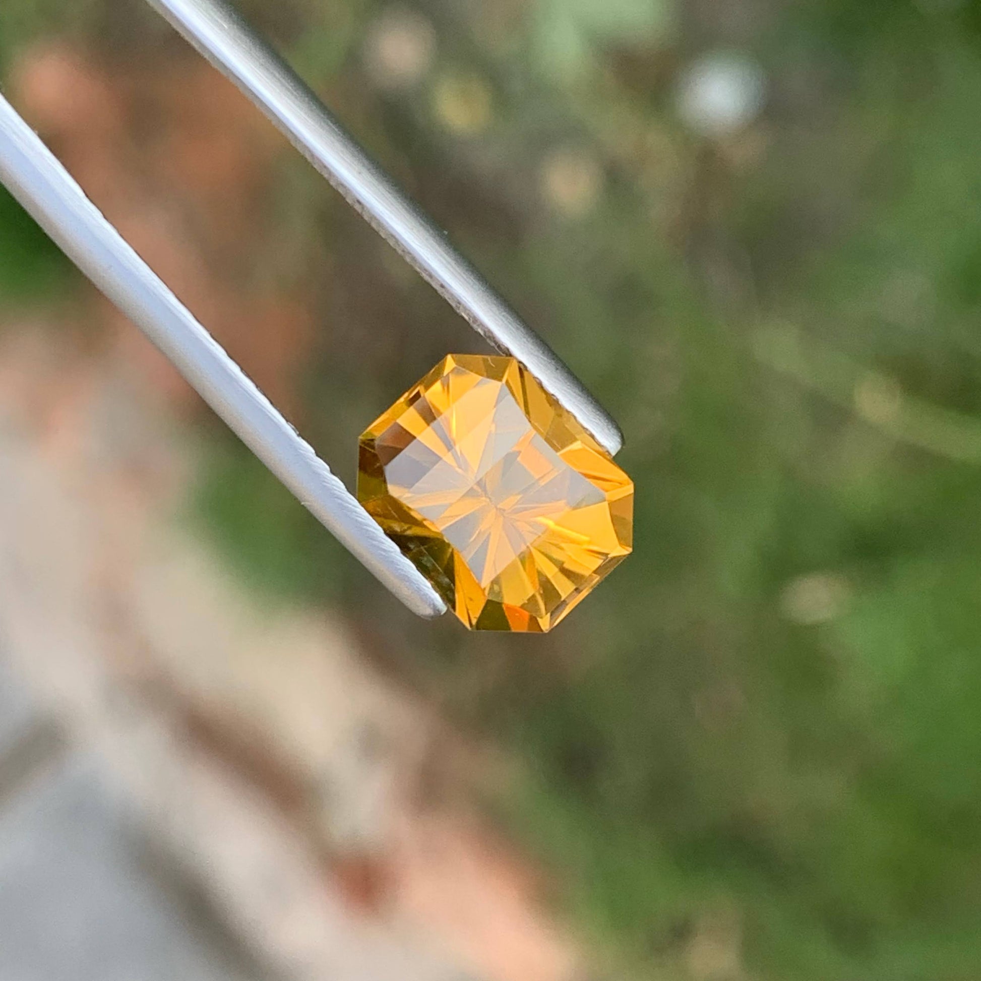 3.00 Carats Honey Color Citrine