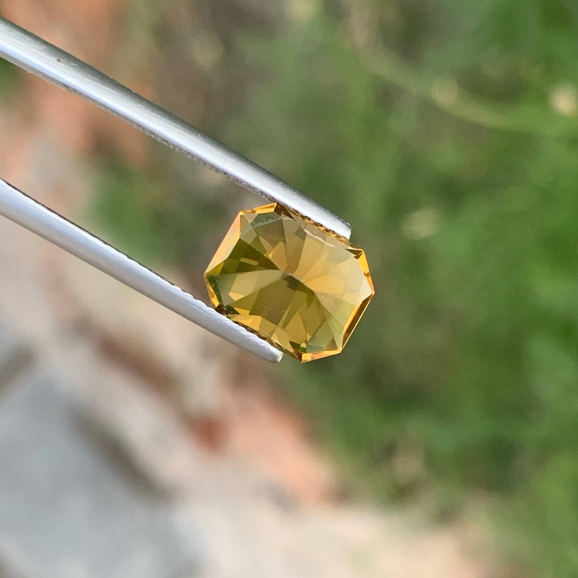 3.00 Carats Honey Color Citrine