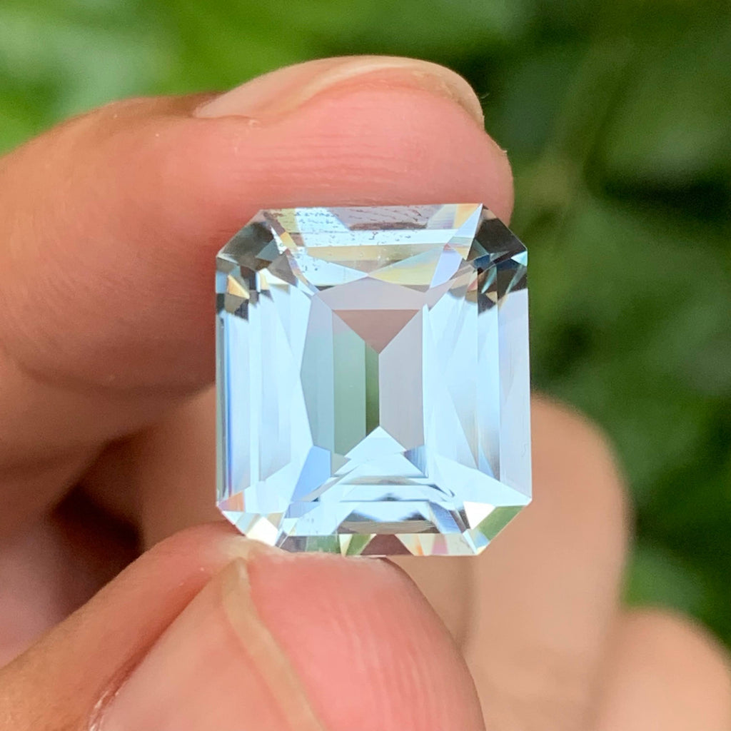 8.25 Carat Natural Loose Light Blue Aquamarine African Gemstone
