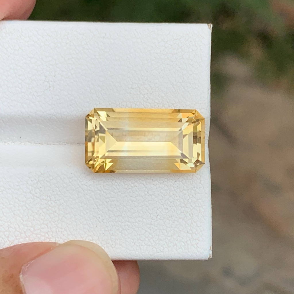9.55 Carats Golden Citrine Stone