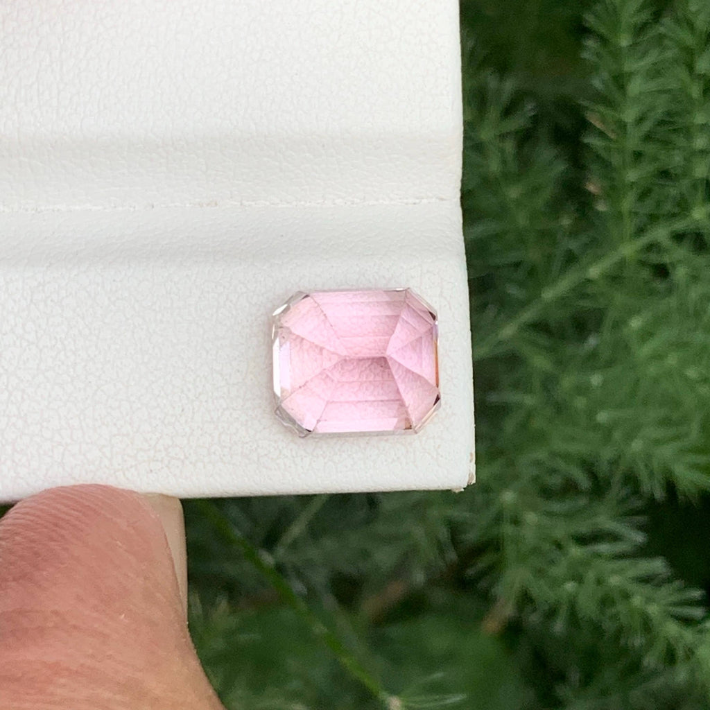 6.90 Carat Natural Pink Kunzite