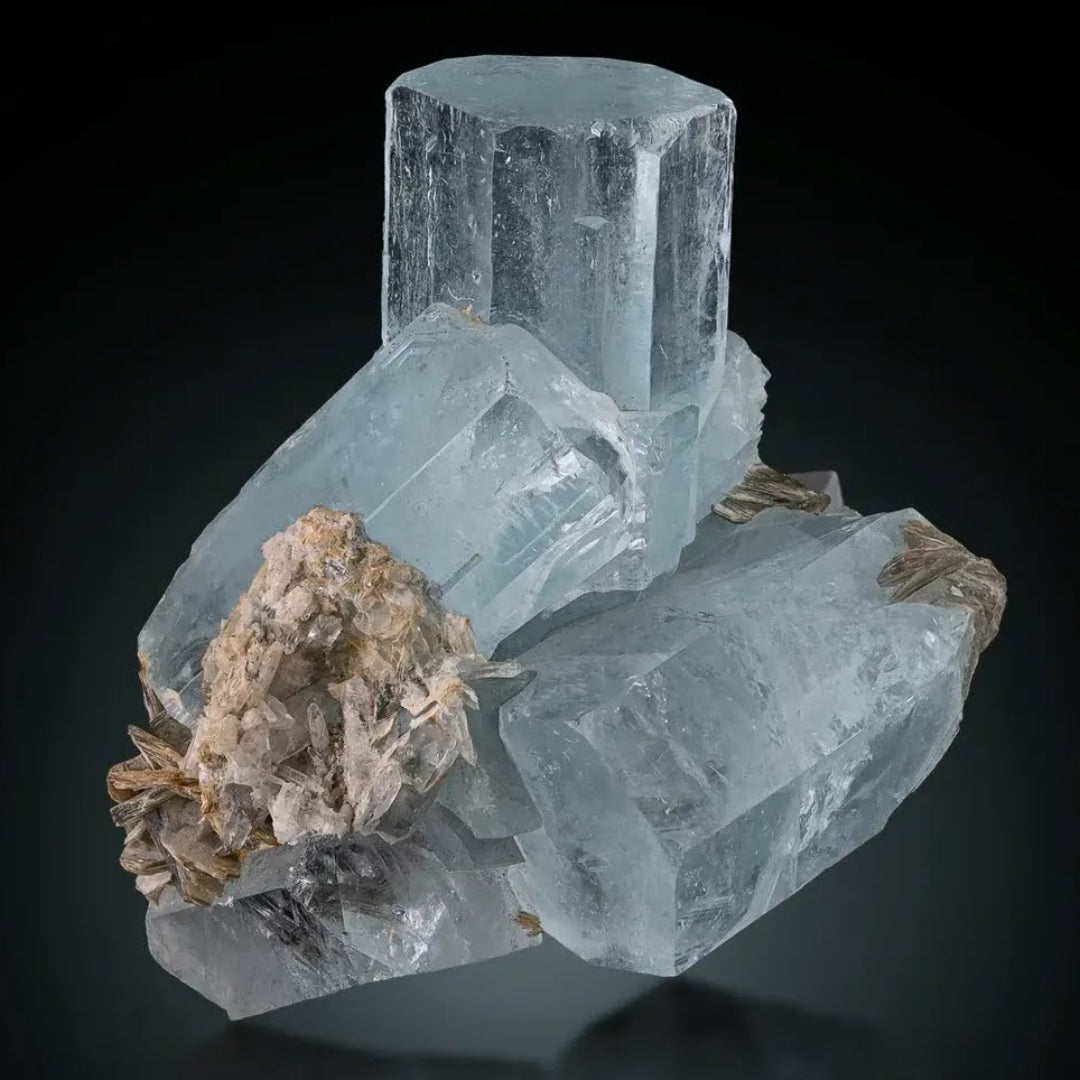 Blue Aquamarine With Muscovite