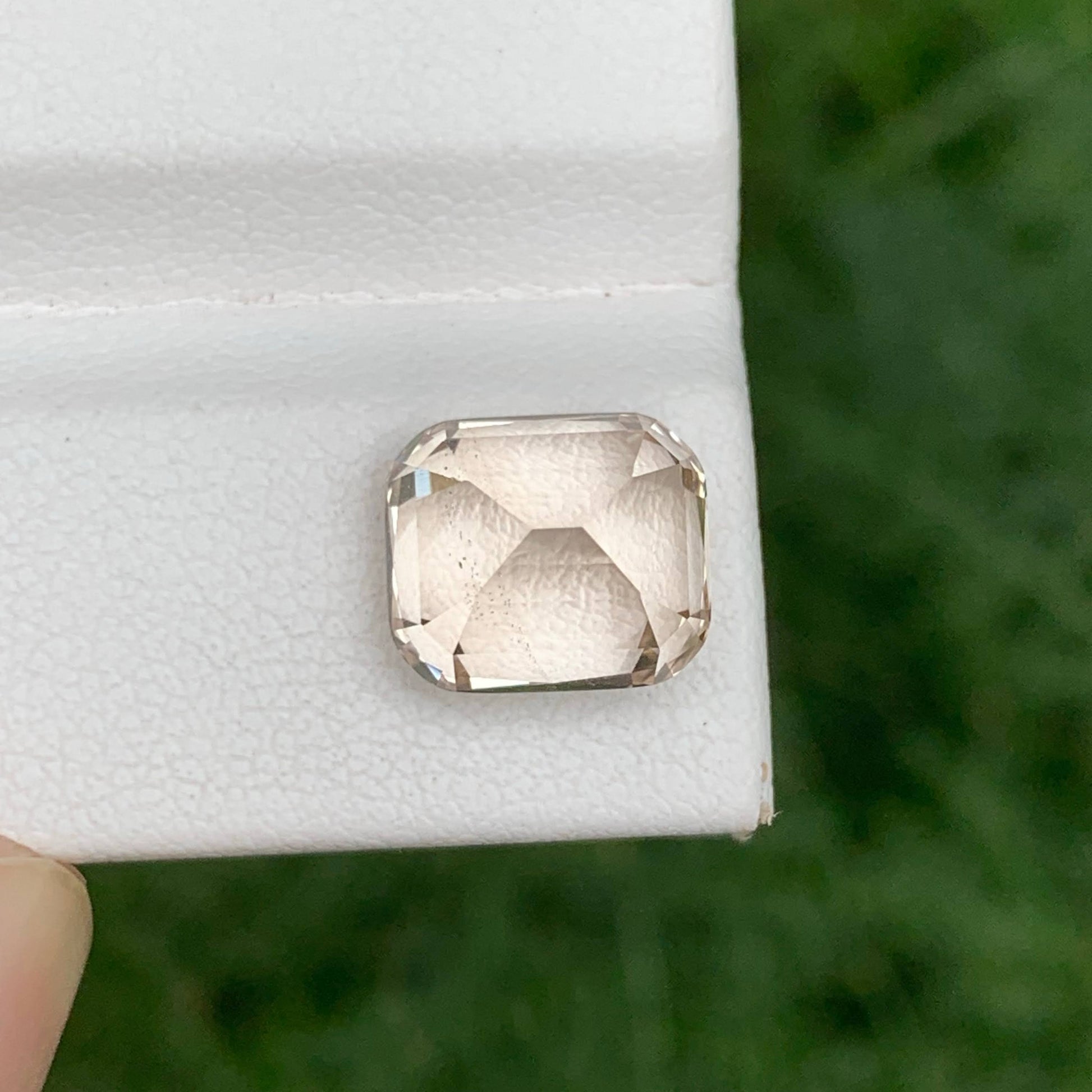 5.80 Carats Golden Topaz Stone