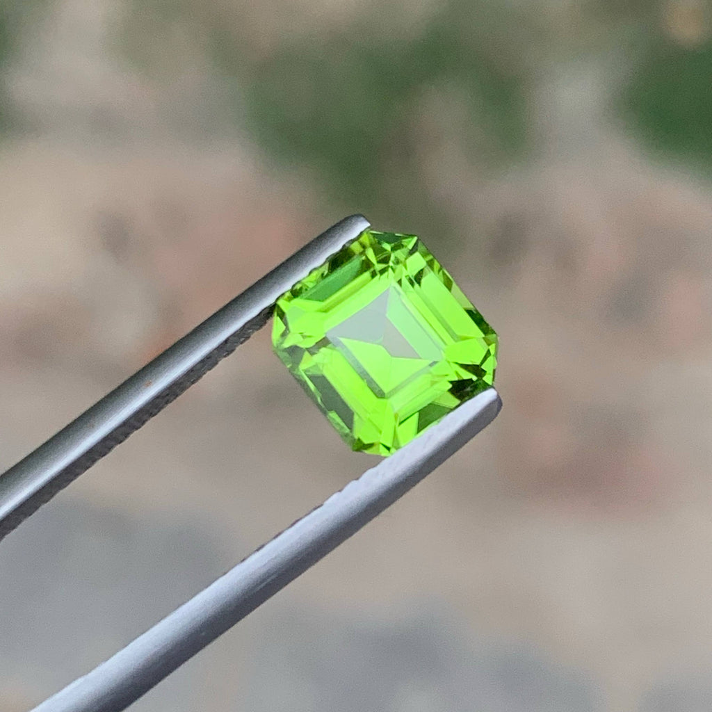 2.75 Carat Apple Green Peridot