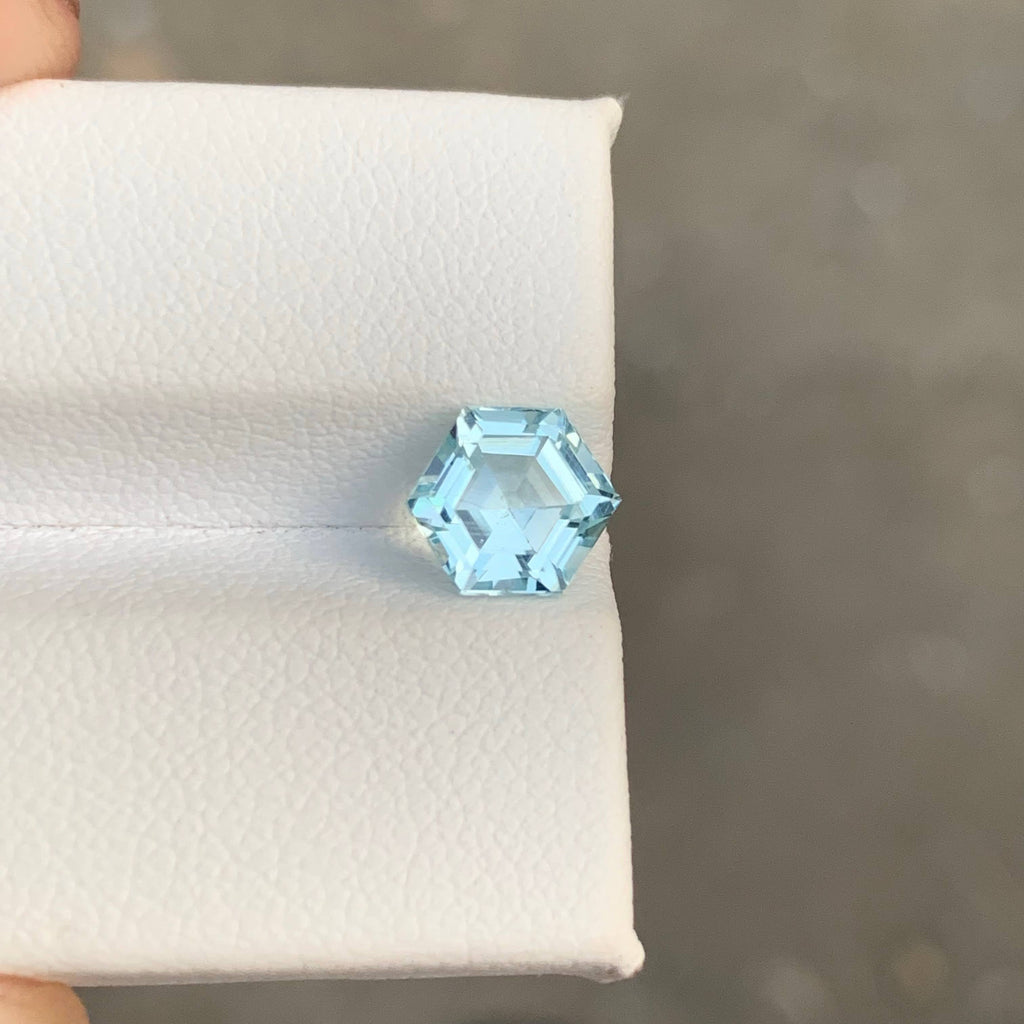 1.65 Carat Light Blue Aquamarine Hexagonal Cut Pakistan Gemstone, VVS, Untreated
