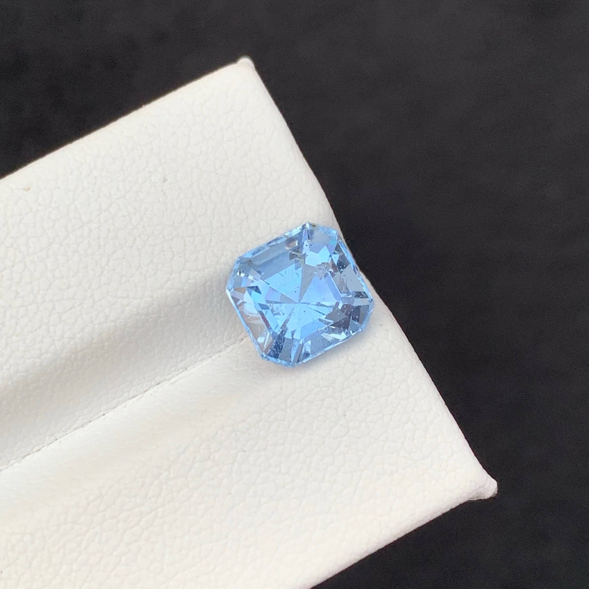 2.85 Carat Blue Aquamarine Blue gemstone on a white and black background
