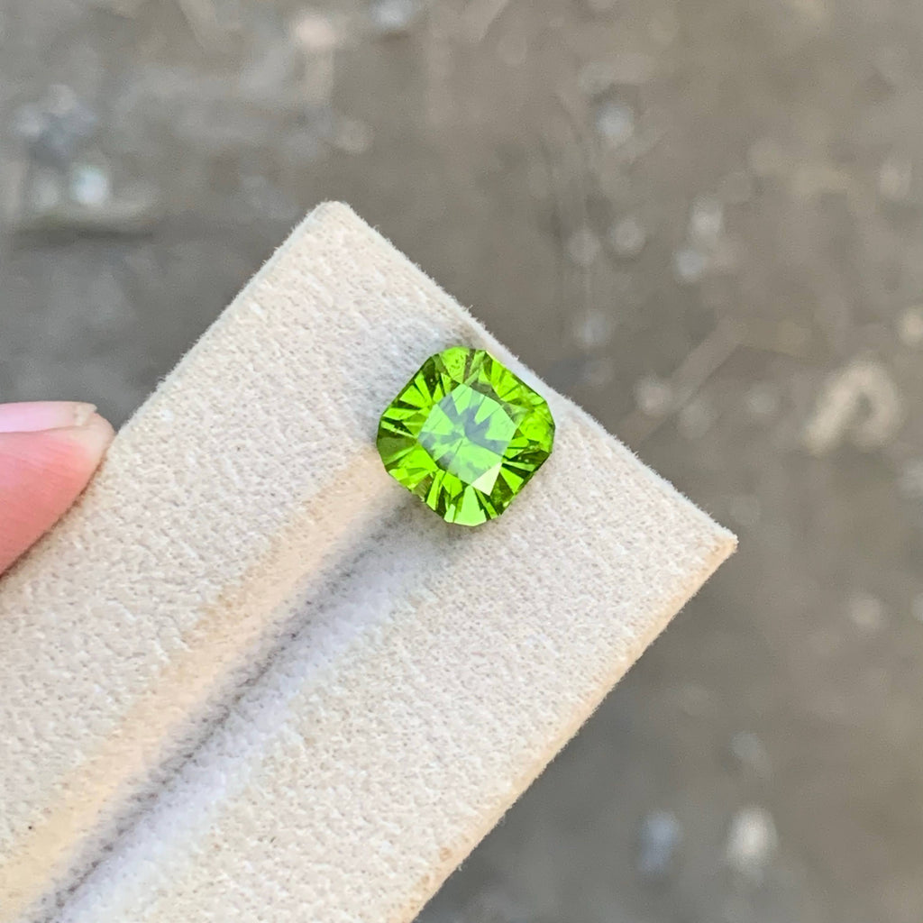 4.75 Carat Natural Loose Apple Green Peridot Stone Fancy Cut Pakistani Gemstone