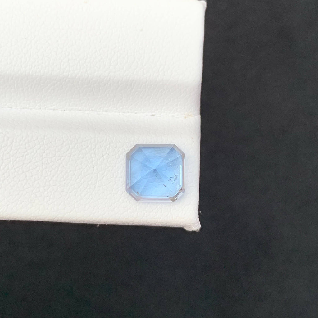 2.85 Carat Blue Aquamarine Blue gemstone on a white and black background