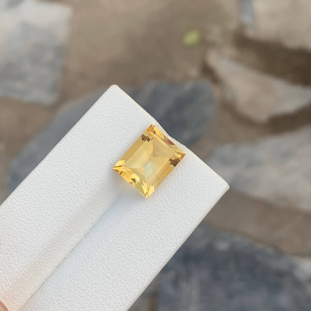 4.45 Carat Loose Golden Citrine – Baguette Cut, Brazil