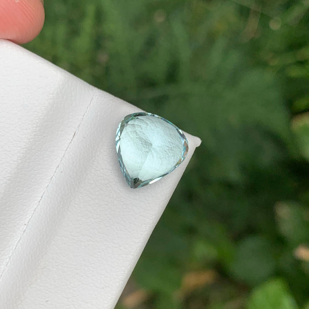 4.45 Carats Light Blue Aquamarine