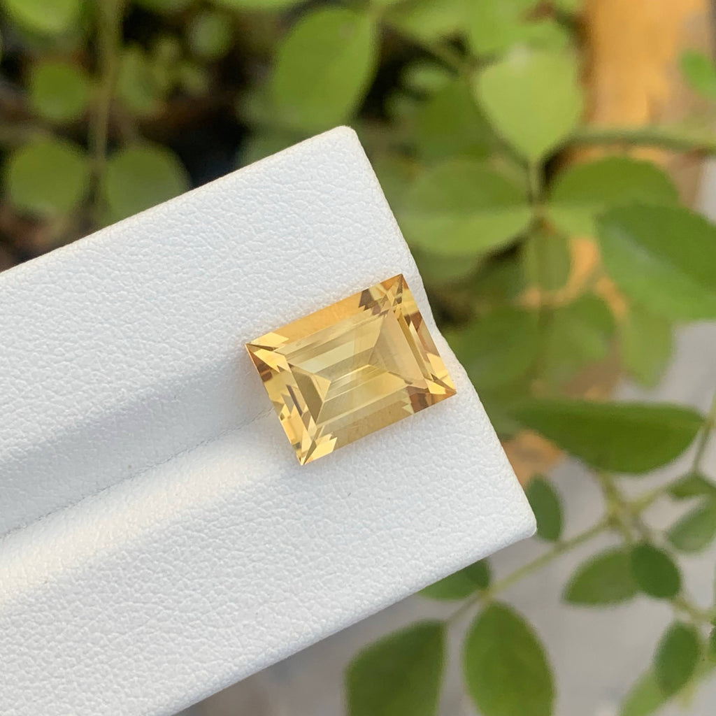 4.45 Carat Loose Golden Citrine – Baguette Cut, Brazil