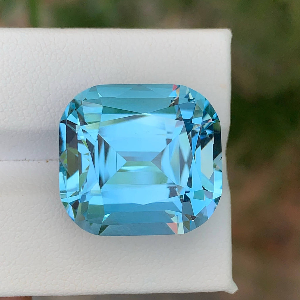 36.75 Carat Natural Loose Sky Blue Topaz For Pendant African Gemstone