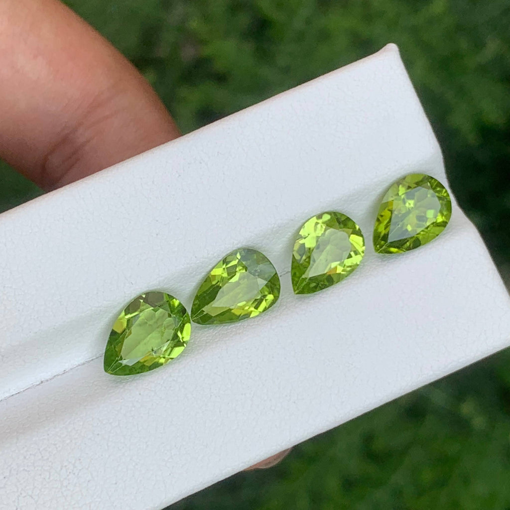 7.95 Carat Green Peridot Set