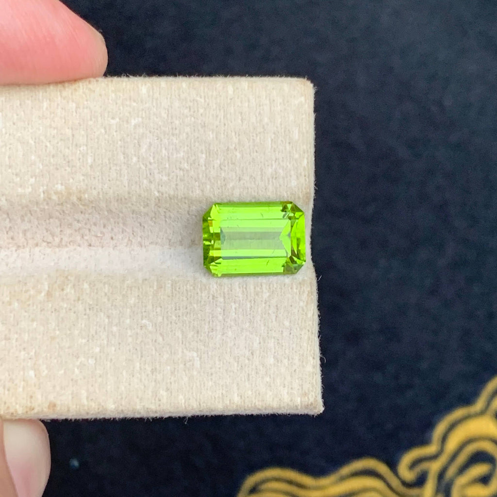 3.25 Carat Natural Loose Green Color Peridot Emerald Cut Pakistan Gemstone