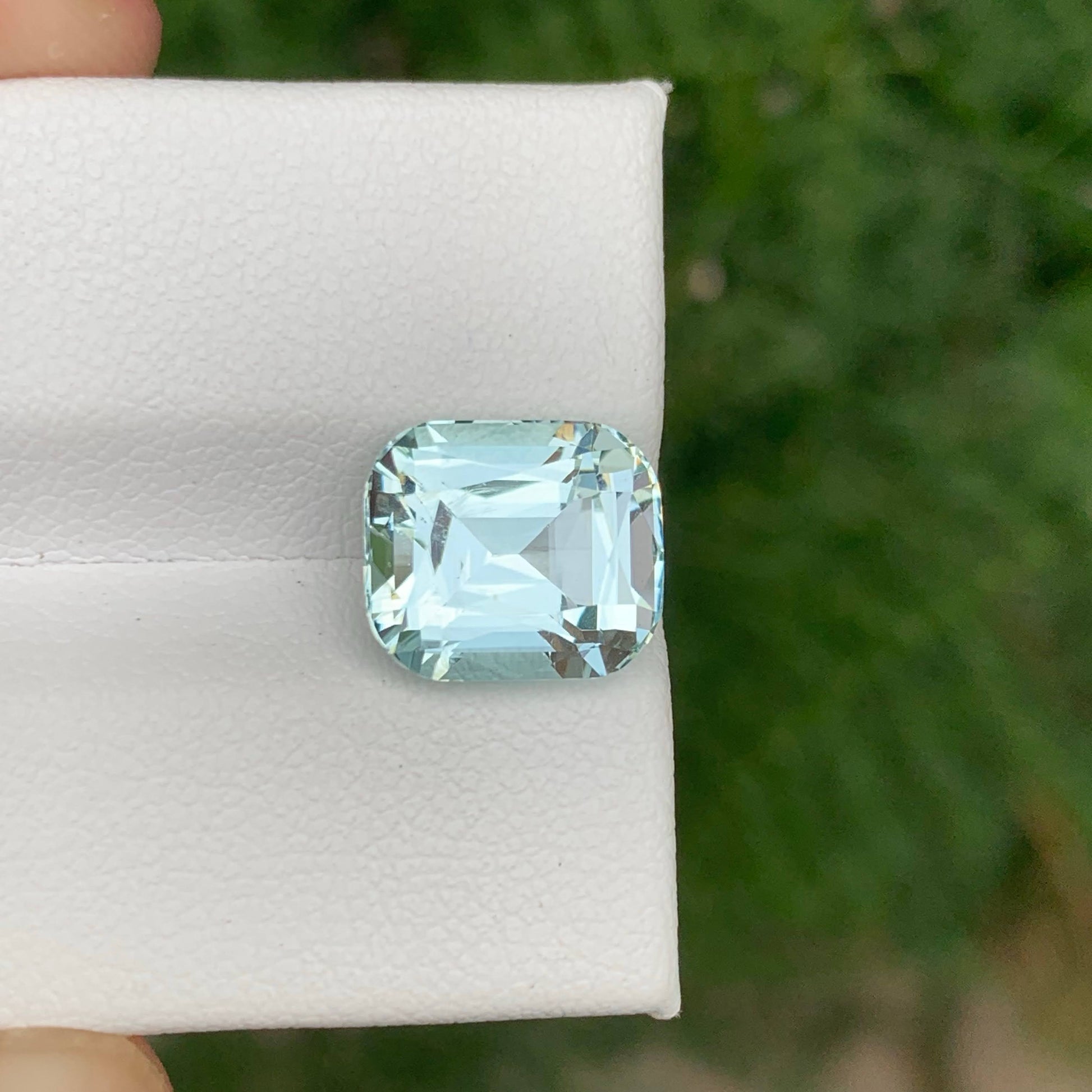 5.00 Carats Light Blue Aquamarine