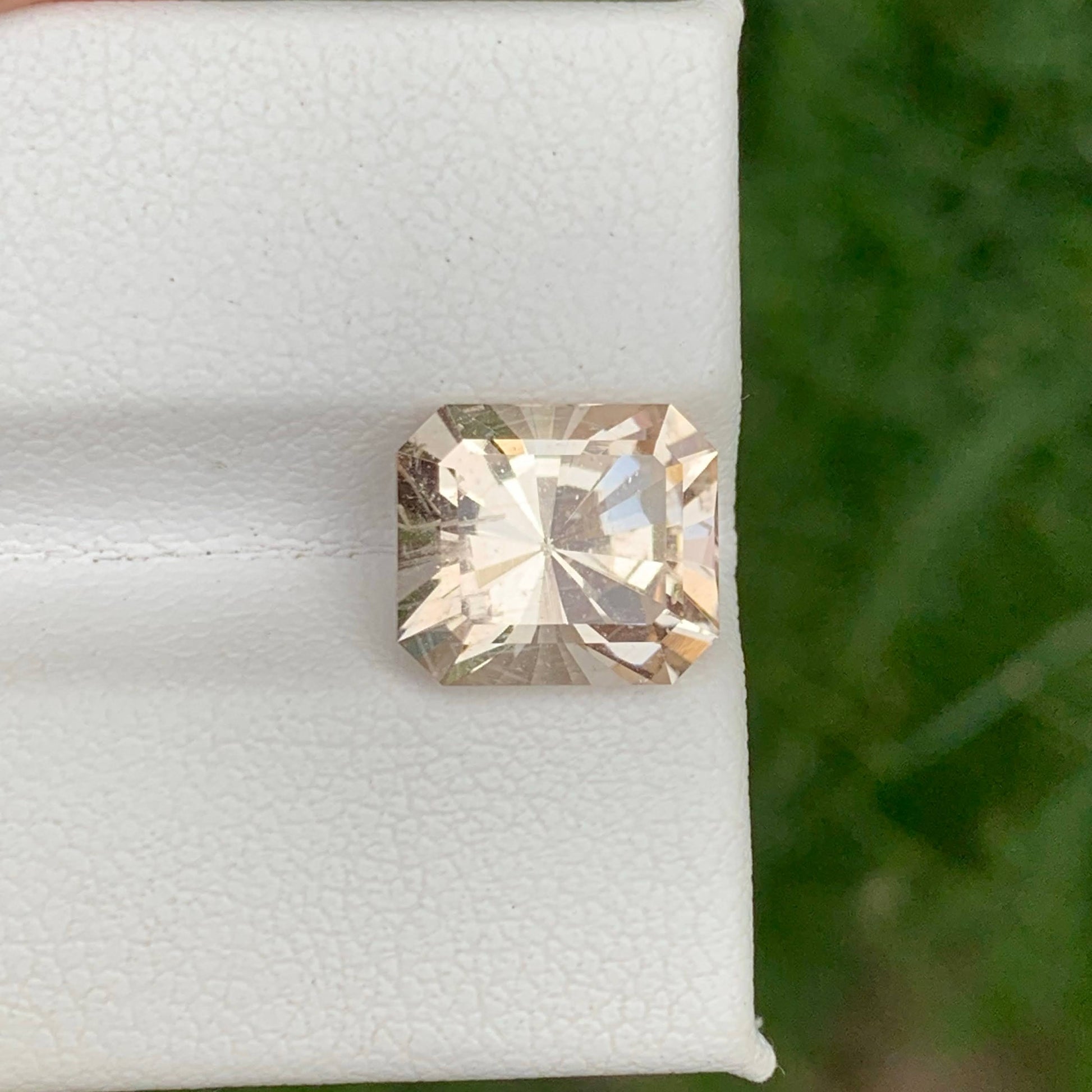 5.05 Carats Golden Topaz Stone
