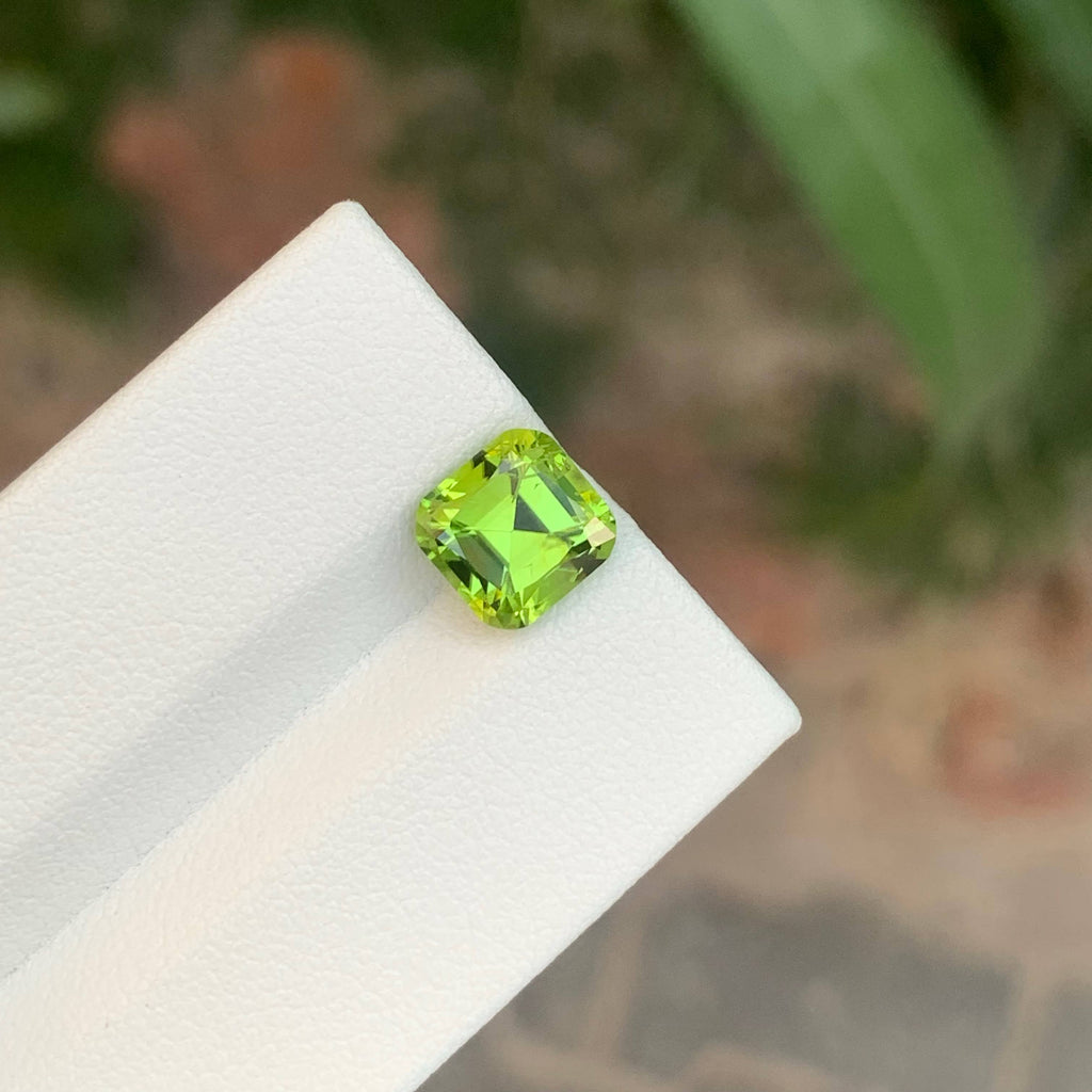 2.45 Ct Natural Apple Green Peridot