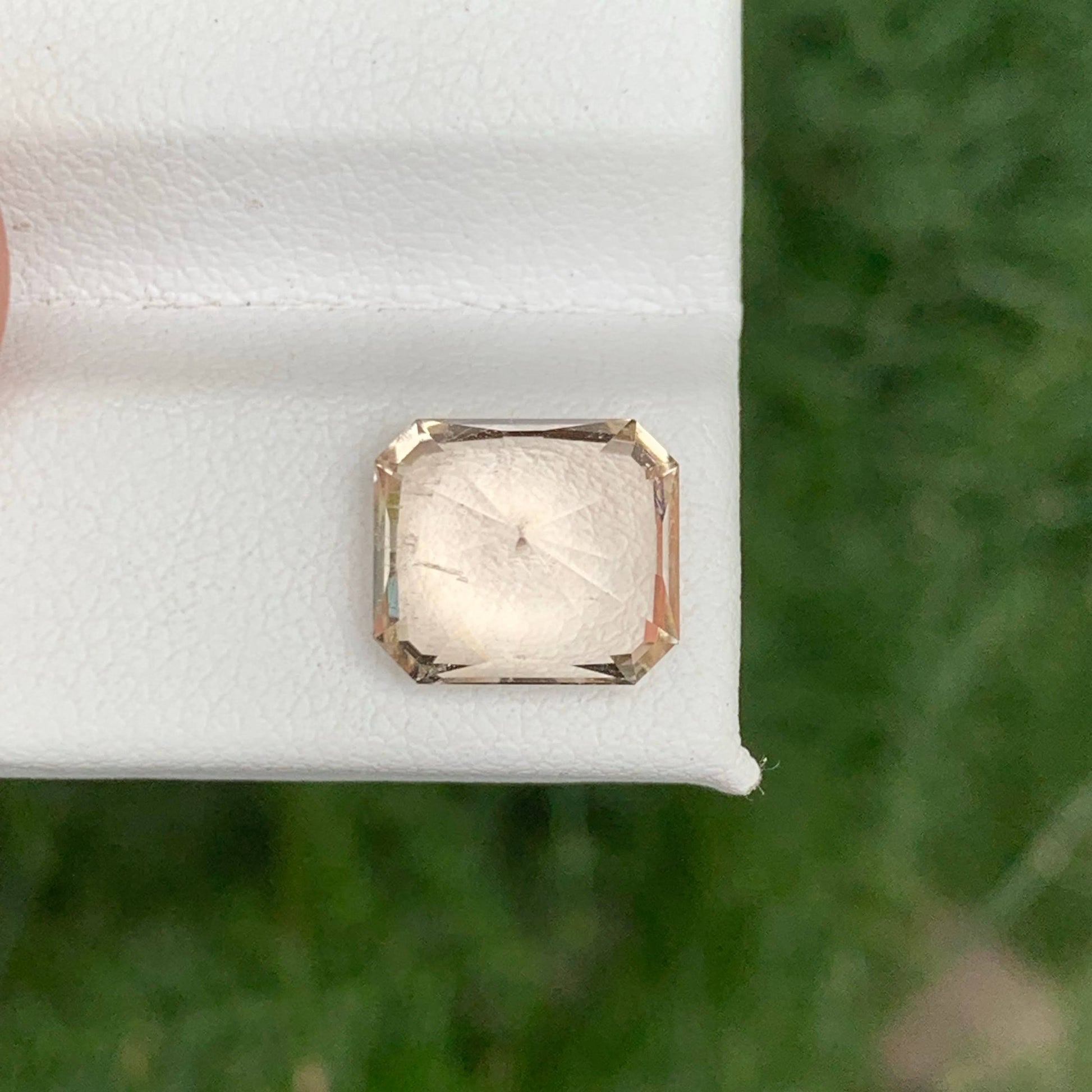 5.05 Carats Golden Topaz Stone