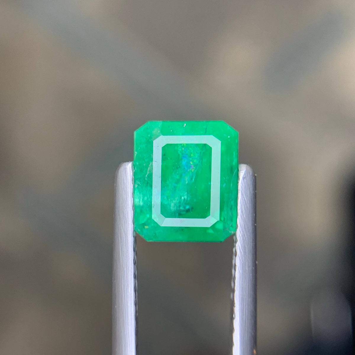 2.15 Carat Natural Loose Green Color Emerald Stone Emerald Cut Gemstone