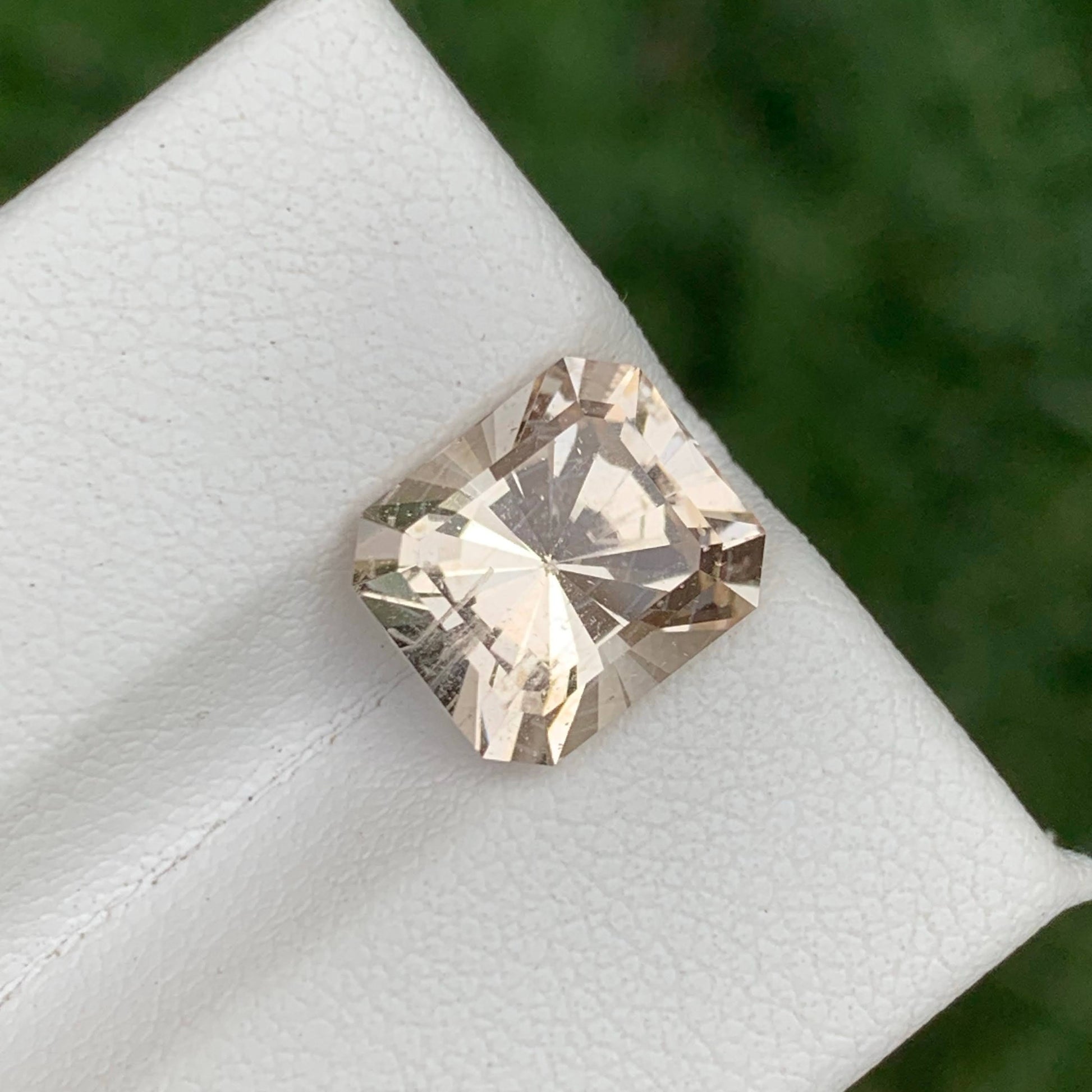 5.05 Carats Golden Topaz Stone