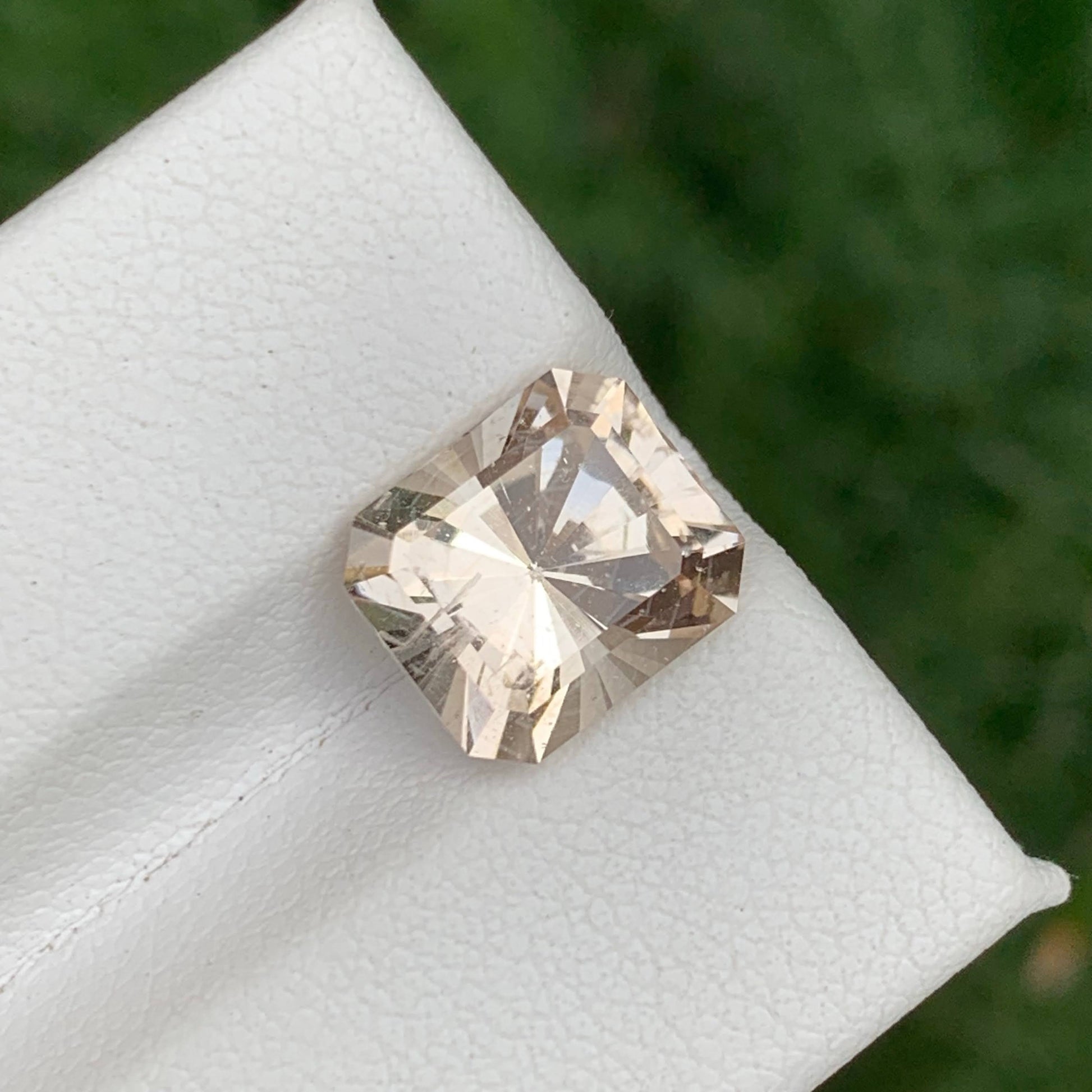 5.05 Carats Golden Topaz Stone