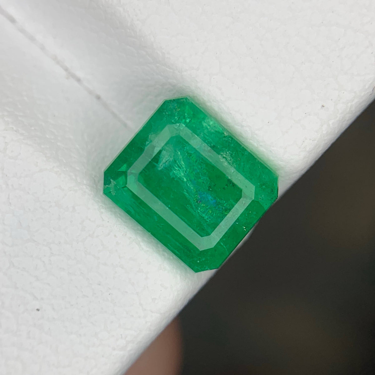 2.15 Carat Natural Loose Green Color Emerald Stone Emerald Cut Gemstone