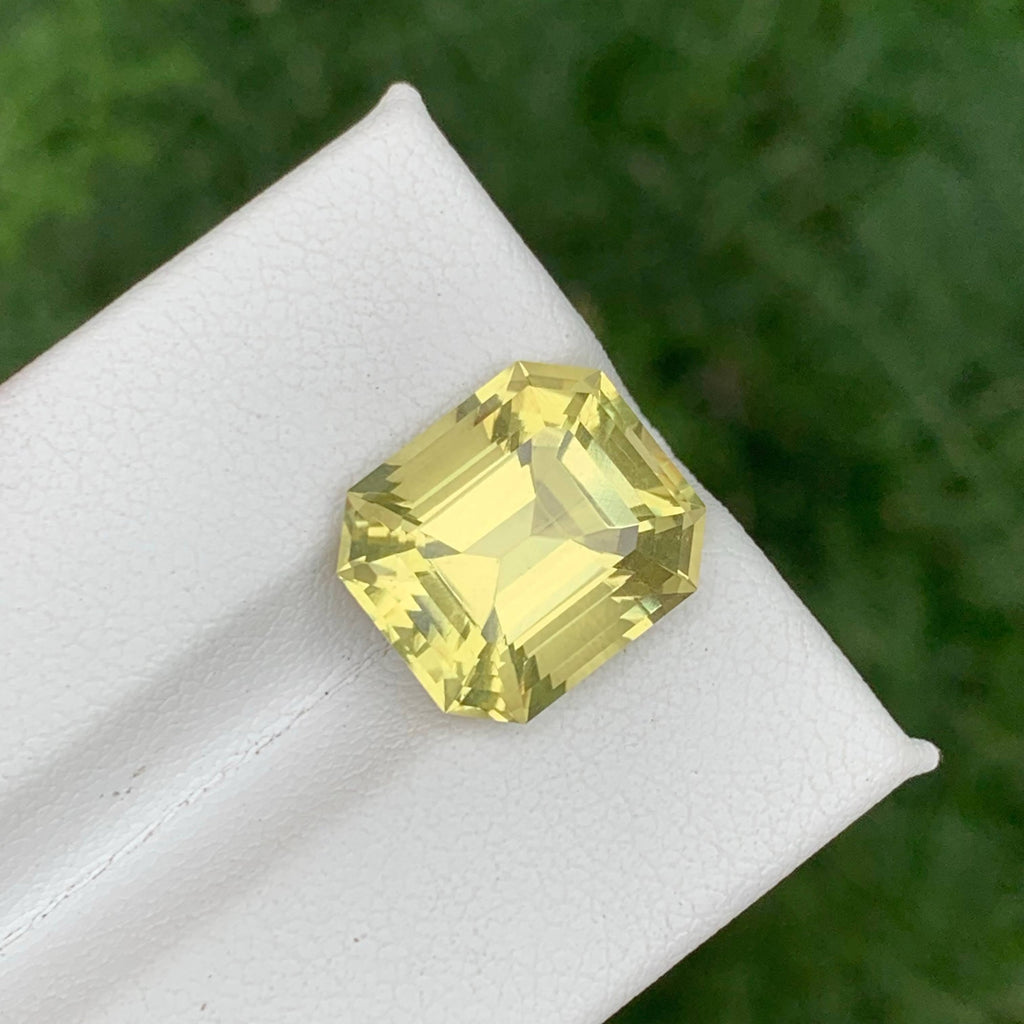 7.40 Carats Lemon Citrine Emerald