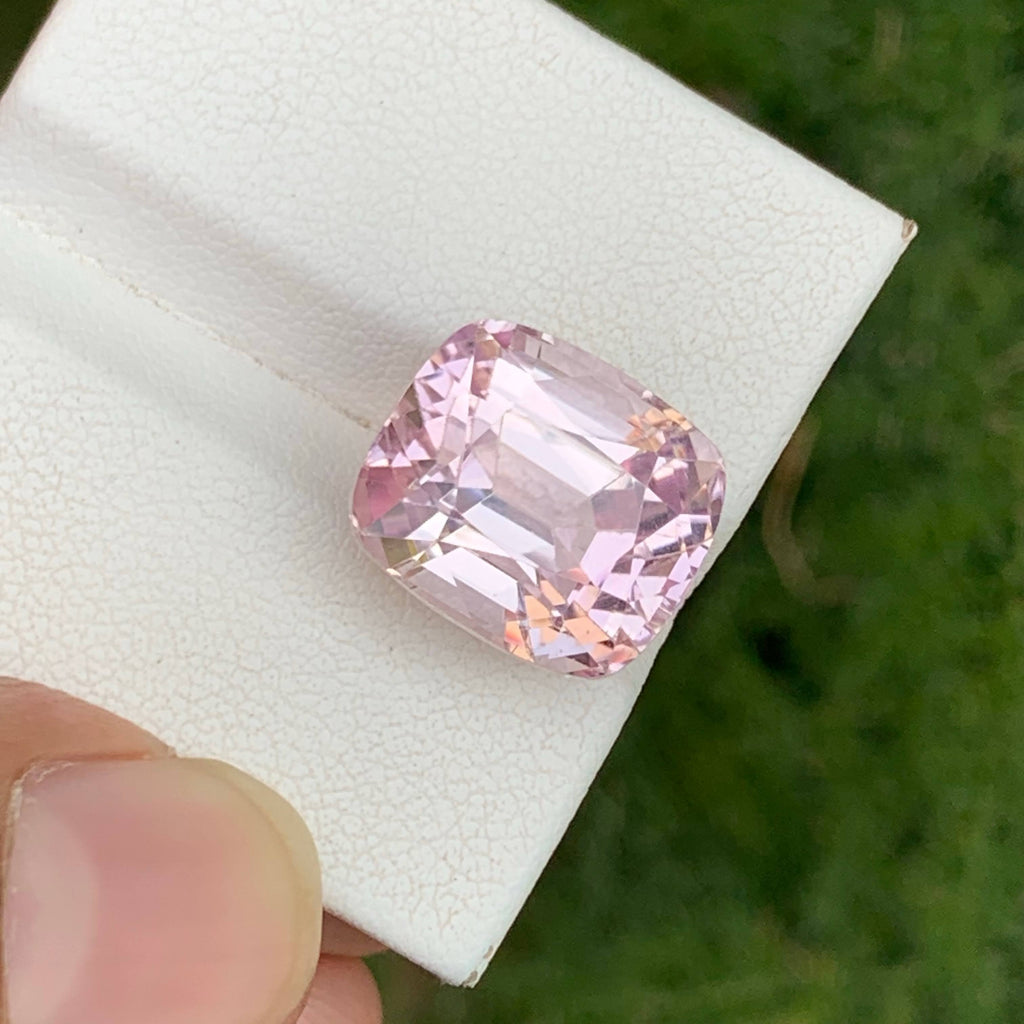 15.00 Carat Natural Pink Kunzite