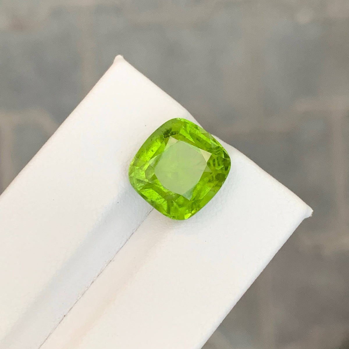 8.75 Carat Natural Loose Green Peridot Cushion Cut Pakistani Gemstone