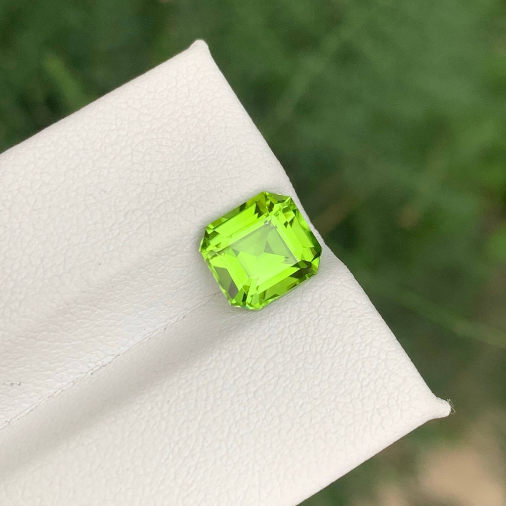 2.75 Carat Apple Green Peridot