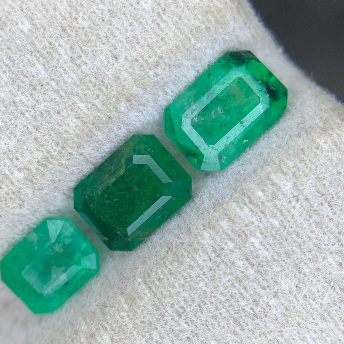 Natural Loose Green Colour Emerald Lot For Jewelry Gemstone