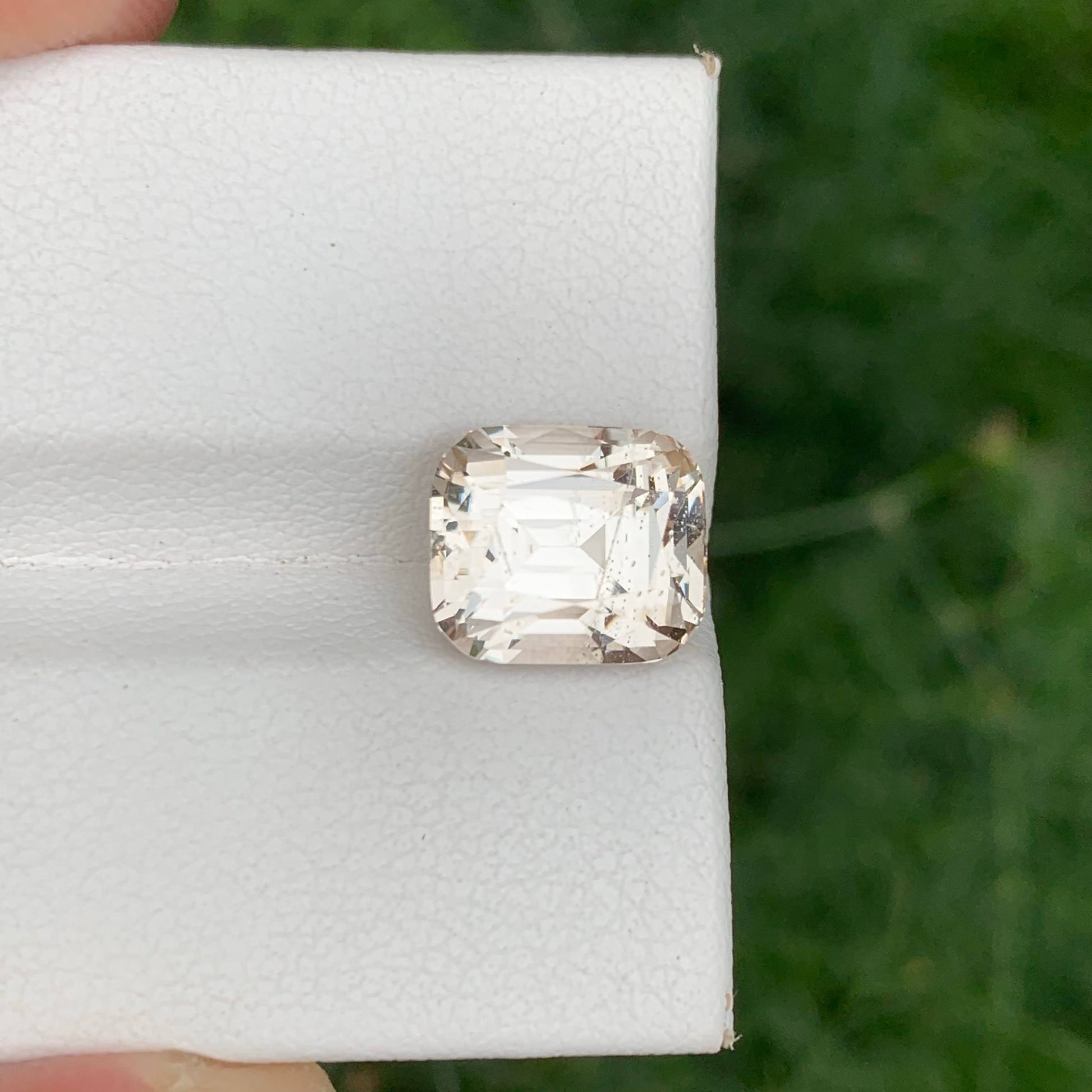 5.80 Carats Golden Topaz Stone