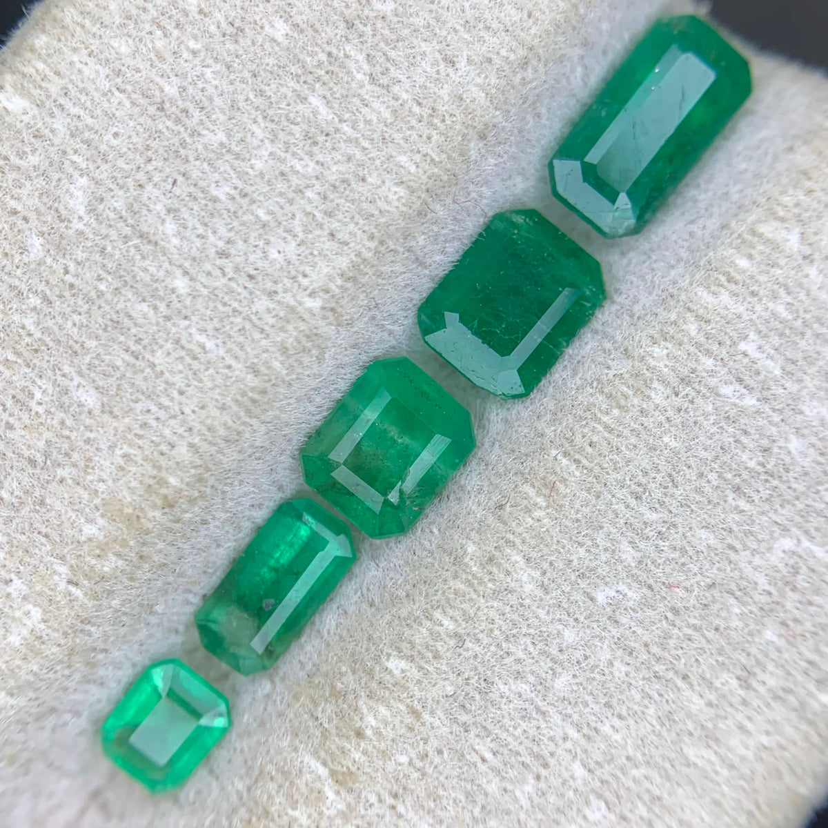 1-95-carat-loose-green-emerald-lot-5-pieces-emerald-cut-swat-pakistan