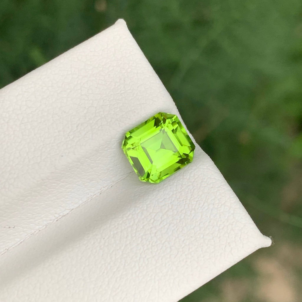 2.75 Carat Apple Green Peridot