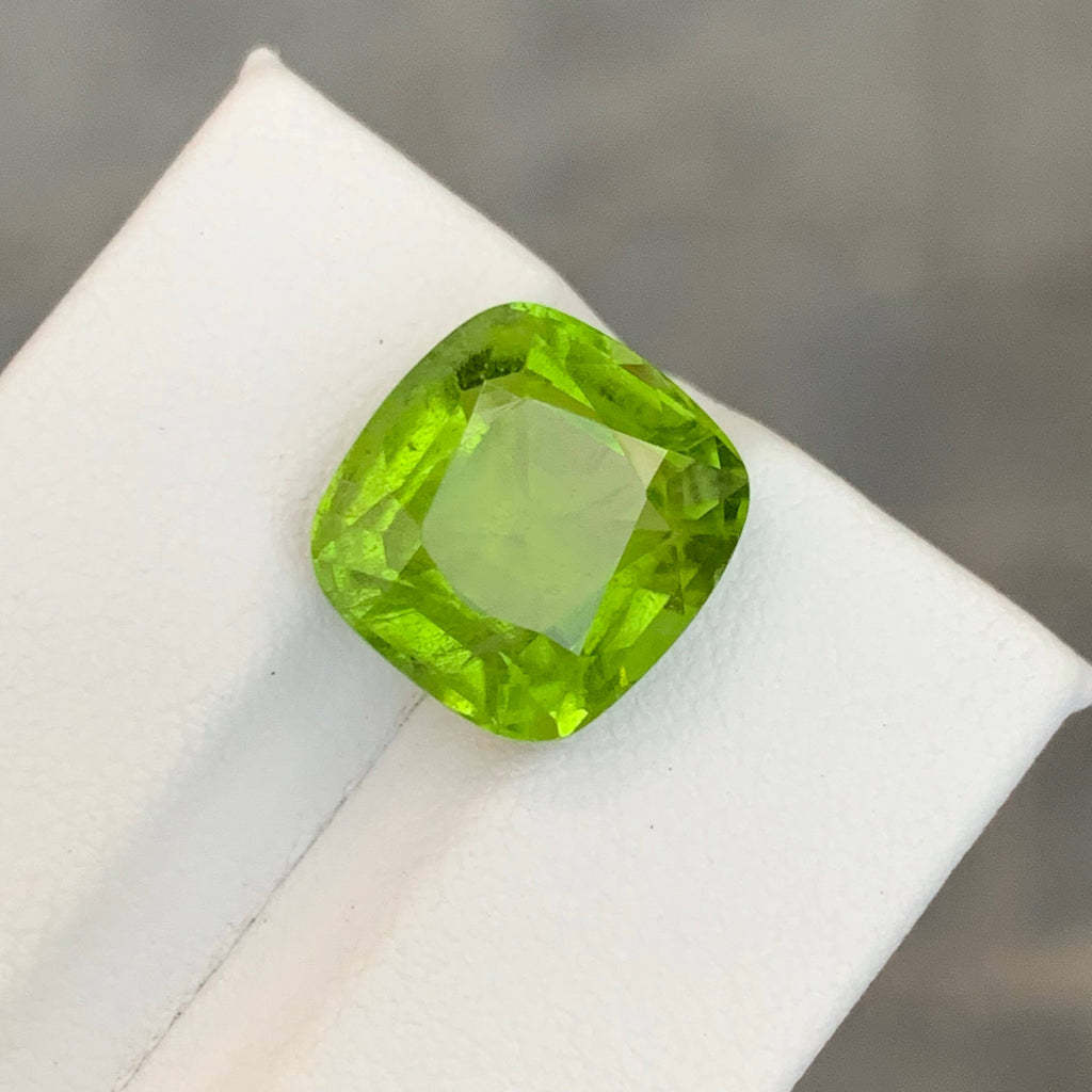 8.75 Carat Natural Loose Green Peridot Cushion Cut Pakistani Gemstone