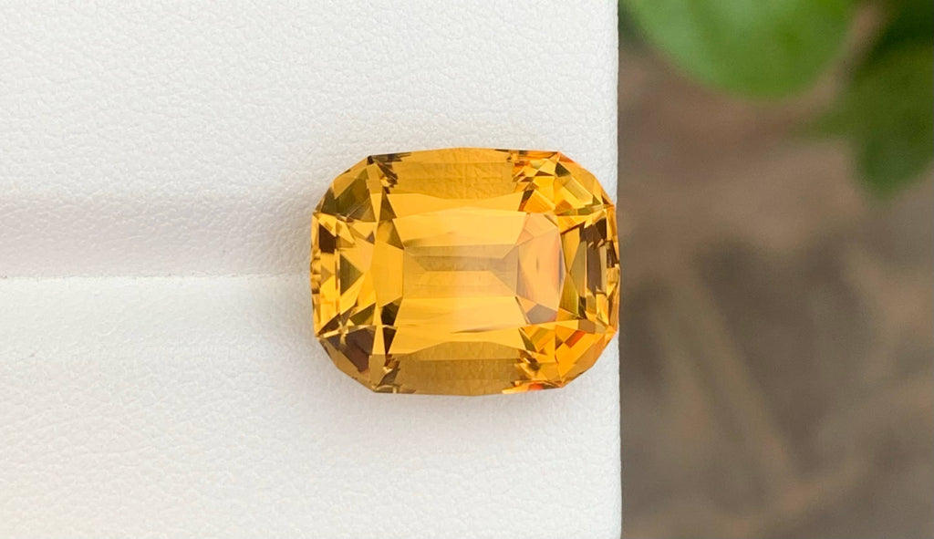 13.70 Carats Golden Citrine Stone 